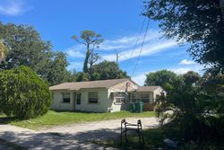 Pre-foreclosure Listing in S KENTUCKY AVE COCOA, FL 32922