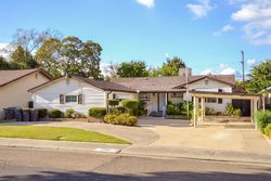 Pre-foreclosure Listing in ELMWOOD AVE STOCKTON, CA 95204