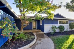 Pre-foreclosure in  NIESSEN WAY Fair Oaks, CA 95628
