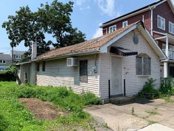Pre-foreclosure in  TOPPING ST Staten Island, NY 10306