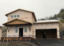 Pre-foreclosure in  FOREST HEIGHTS ST Sutherlin, OR 97479