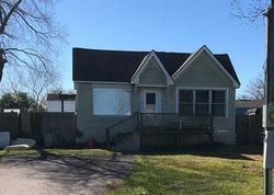 Pre-foreclosure in  BROADWAY ST Dickinson, TX 77539