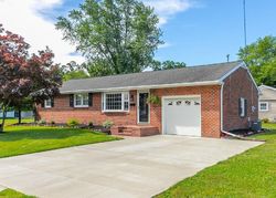 Pre-foreclosure Listing in CARSON AVE GIBBSTOWN, NJ 08027