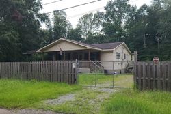 Pre-foreclosure Listing in WHITTOM LN DENHAM SPRINGS, LA 70726