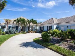 Pre-foreclosure in  OLDE DOUBLOON DR Vero Beach, FL 32963