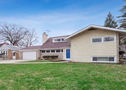 Pre-foreclosure Listing in FORBES RD RIVERSIDE, IL 60546