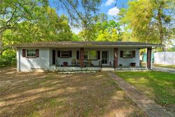 Pre-foreclosure in  NE 12TH ST Ocala, FL 34470