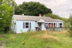 Pre-foreclosure in  DAYTONA DR Richmond, VA 23225