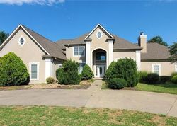 Pre-foreclosure in  W WATERS EDGE DR Belleville, IL 62221
