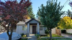 Pre-foreclosure in  NE 104TH AVE Portland, OR 97220