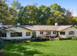 Pre-foreclosure Listing in MEADOW DR GREENWICH, CT 06831