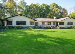 Pre-foreclosure in  MEADOW DR Greenwich, CT 06831