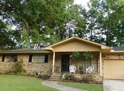 Pre-foreclosure in  COMANCHE LN Birmingham, AL 35214