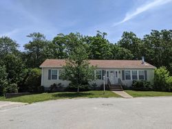 Pre-foreclosure Listing in BLUE JAY ST TIVERTON, RI 02878