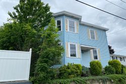 Pre-foreclosure Listing in CHESTNUT HILL AVE CRANSTON, RI 02920