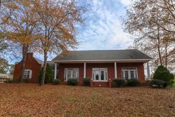 Pre-foreclosure Listing in BOWLING GREEN CIR COLUMBUS, MS 39702