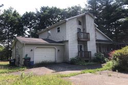 Pre-foreclosure Listing in EVERGREEN CIR TOBYHANNA, PA 18466