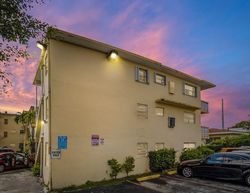 Pre-foreclosure in  VENICE PARK DR APT C1 Miami, FL 33181