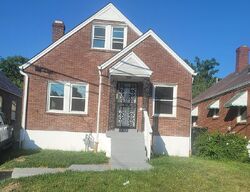 Pre-foreclosure in  SOUTHSIDE DR Louisville, KY 40214