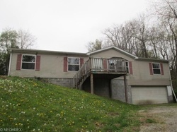 Pre-foreclosure in  OVERLOOK DR Steubenville, OH 43953