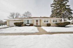 Pre-foreclosure Listing in MAPLE ST SOUTH HOLLAND, IL 60473