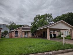 Pre-foreclosure in  OAK SHADOWS DR Houston, TX 77091