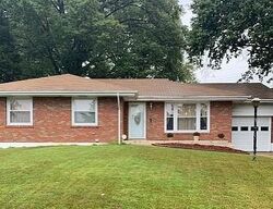Pre-foreclosure Listing in BLUEGRASS DR SAINT LOUIS, MO 63137
