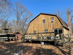 Pre-foreclosure Listing in BOW OARSMAN RD EAST HAMPTON, NY 11937