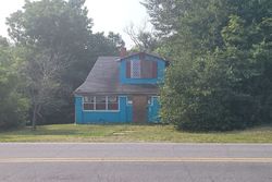 Pre-foreclosure in  S GROVE ST Lincolnton, NC 28092
