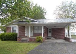 Pre-foreclosure Listing in EVERGREEN ST GREENFIELD, TN 38230