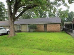 Pre-foreclosure in  CUMBERLAND DR Beaumont, TX 77708