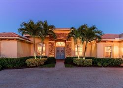 Pre-foreclosure in  SE TRES BELLE CIR Stuart, FL 34997