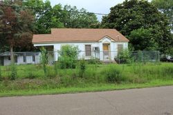 Pre-foreclosure in  ROBERT ST Bastrop, LA 71220
