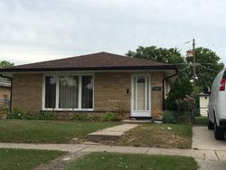Pre-foreclosure in  LEE ST Skokie, IL 60077