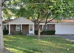 Pre-foreclosure Listing in CASTLEWOOD LN JEFFERSONVILLE, IN 47130