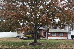 Pre-foreclosure Listing in KOENIG LN FREEHOLD, NJ 07728