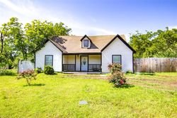 Pre-foreclosure Listing in MILLET AVE FORT WORTH, TX 76105