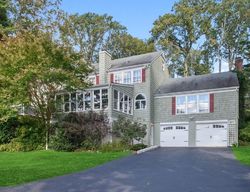 Pre-foreclosure Listing in HILLANDALE DR RED BANK, NJ 07701
