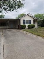 Pre-foreclosure Listing in W NETTIE AVE KINGSVILLE, TX 78363