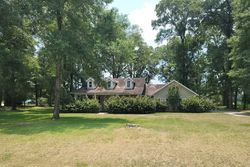 Pre-foreclosure in  NW 168TH PL High Springs, FL 32643