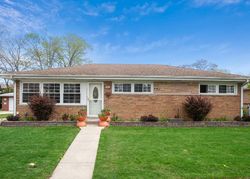 Pre-foreclosure in  MARION AVE Morton Grove, IL 60053