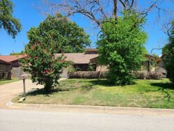 Pre-foreclosure in  BECKWOOD DR Fort Worth, TX 76112