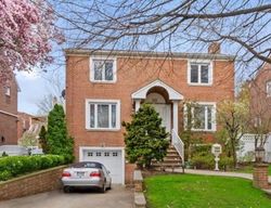 Pre-foreclosure in  MICKLE AVE Bronx, NY 10469