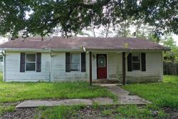 Pre-foreclosure Listing in CAROL ST VIDOR, TX 77662
