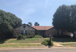 Pre-foreclosure in  MEADOWVIEW DR Euless, TX 76039