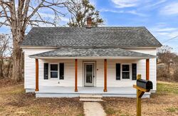 Pre-foreclosure Listing in LYBRAND ST JONESVILLE, SC 29353