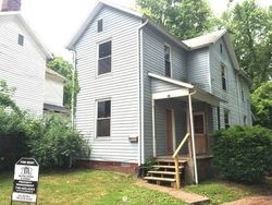 Pre-foreclosure Listing in CHAPMAN ST ZANESVILLE, OH 43701