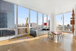 Pre-foreclosure in  HUDSON YARDS # 34A New York, NY 10001