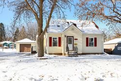 Pre-foreclosure in  8TH AVE SW Faribault, MN 55021