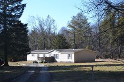 Pre-foreclosure Listing in SWALLOW FALLS RD OAKLAND, MD 21550